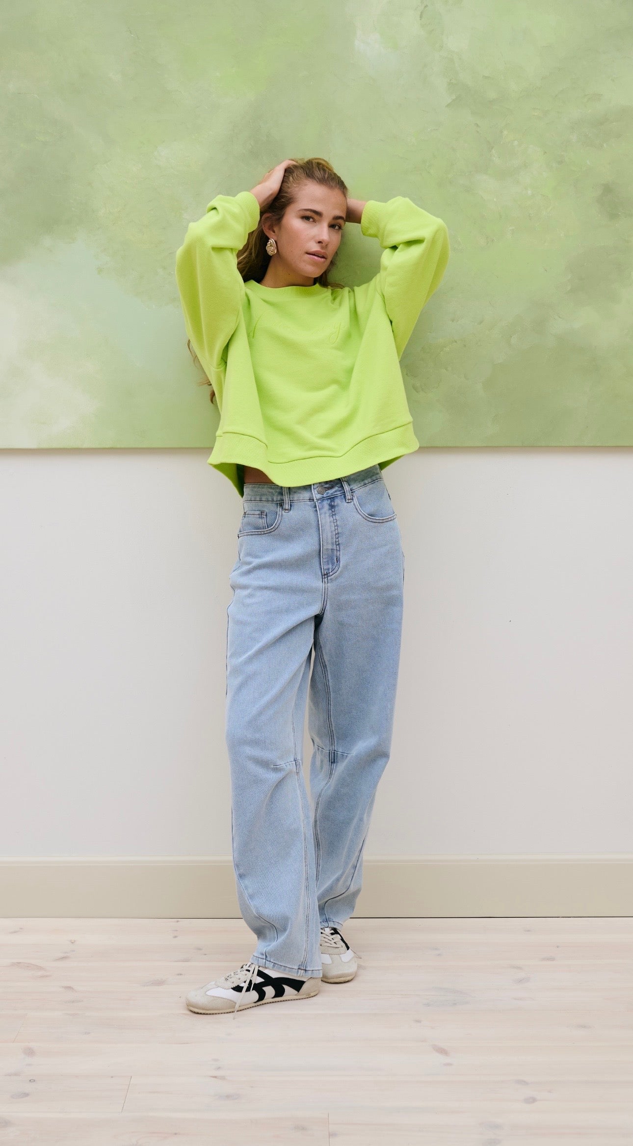KAminna Cropped Barrel Jeans