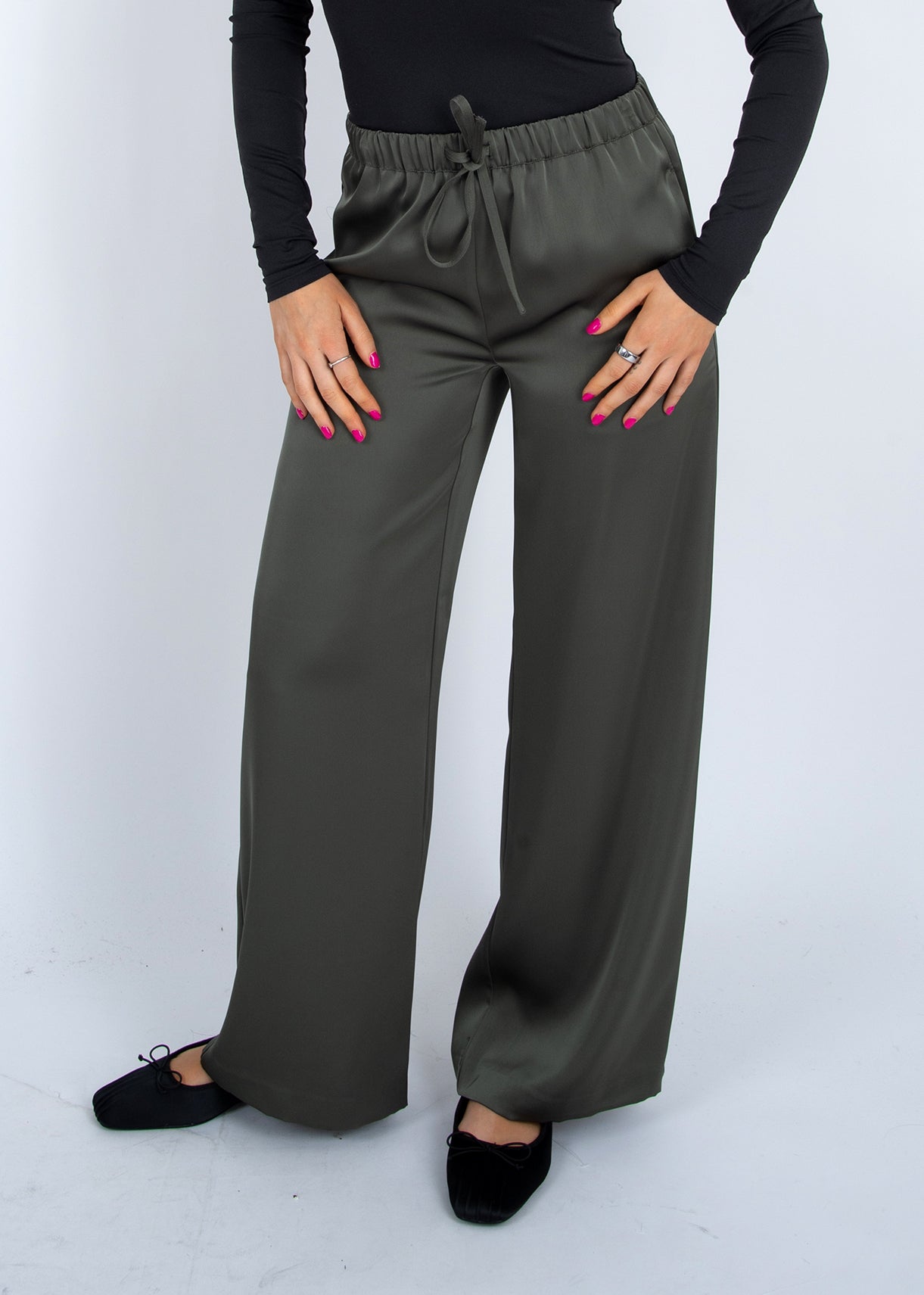 Merry Satin Drawstring Pant - Ivy Green